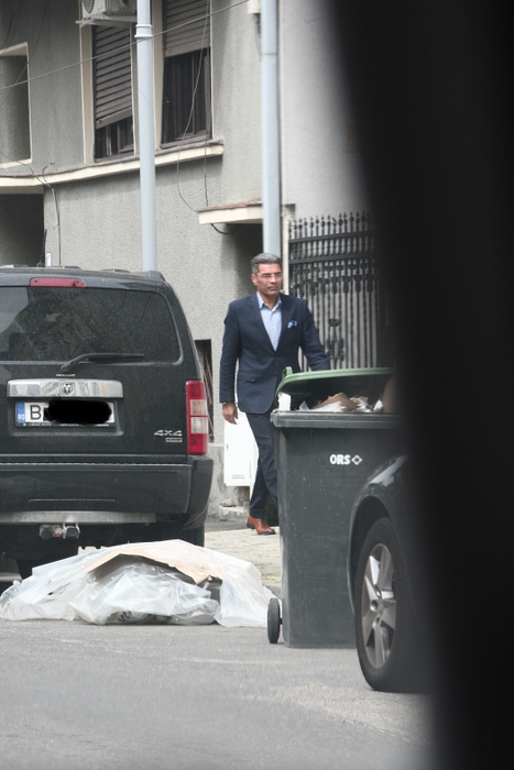 Marcel Toader ajunge la adresa biroului avocatei Oana Anghel