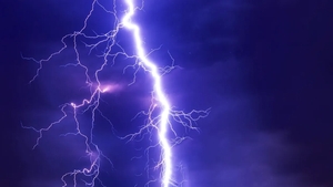 Alertă ANM! A fost emisă o nouă avertizare. Meteorologii anunță ploi torențiale, descărcări electrice și căderi de grindină