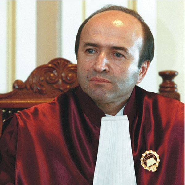 Tudorel Toader, pe vremea când era judecător la Curtea Constituţională