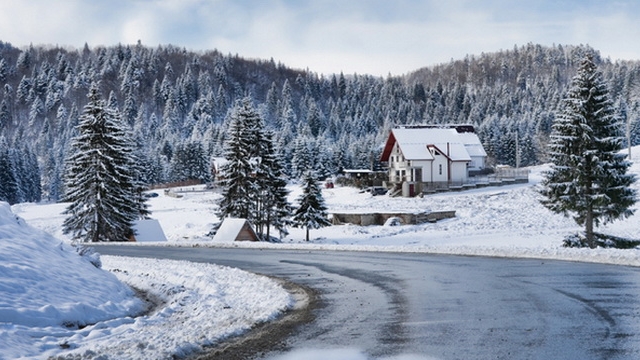 Anuntul facut de meteorologi in aceasta dupa-amiaza! Stratul de zapada are 2 centimetri, temperaturile cu scazut sub 0 grade