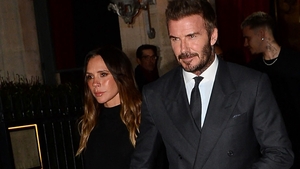 David și Victoria Beckham, prima apariție publică după scandalul cu Brooklyn. Creatoarea de modă a fost decorată în Franța