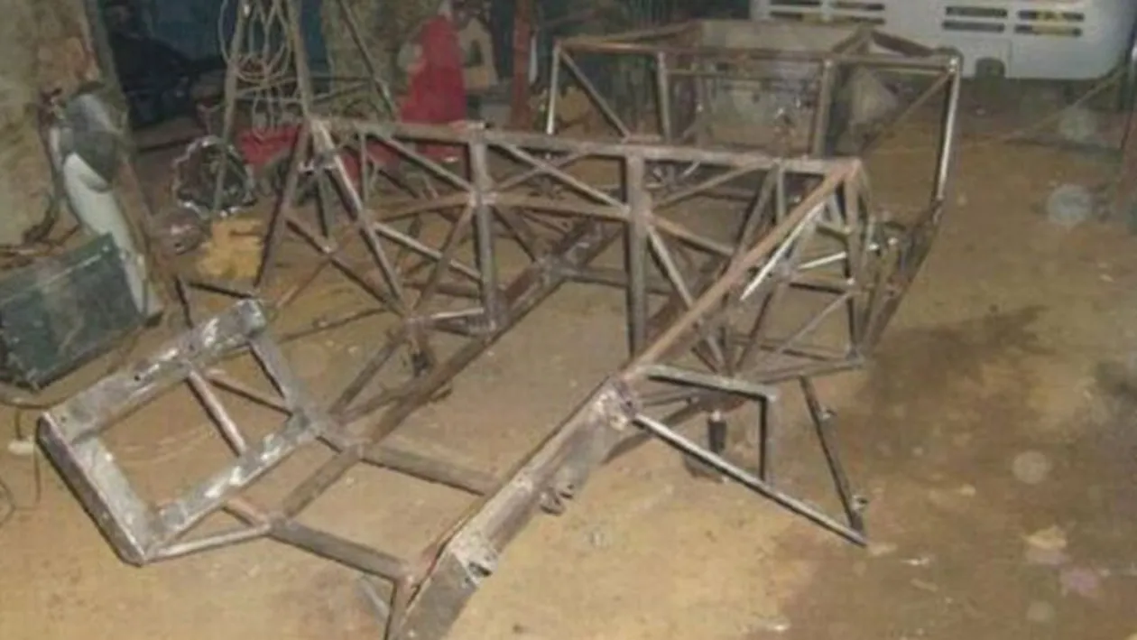 Nu si-a permis sa isi cumpere masina visurilor sale asa ca... si-a construit-o singur! Cum arata acest McLaren F1