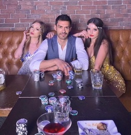 Ce a făcut George Burcea, imediat după ce Andreea Bălan s-a fotografiat petrecând la mare. S-a înconjurat de femei şi a făcut totul public