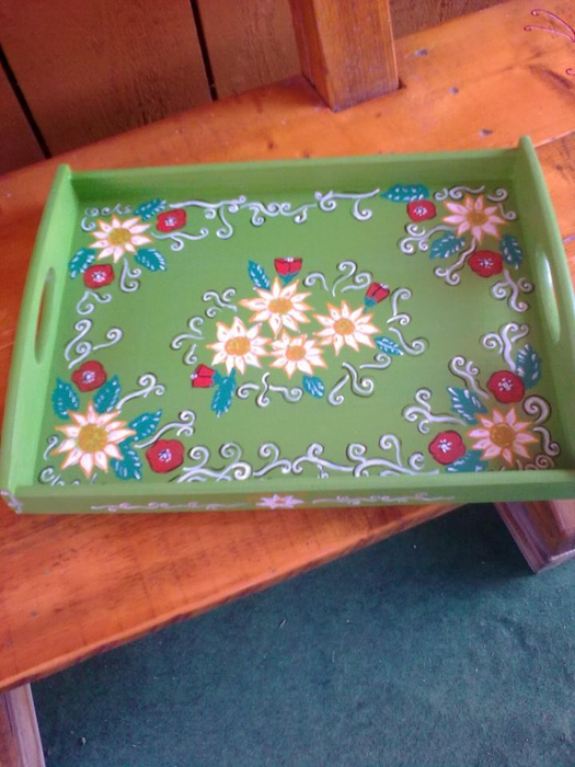 Tavă ornnamentală, pictată de doamna Rodica