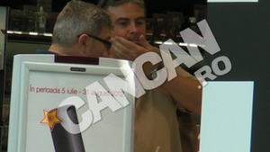 Criza la raport! Adrian Cioroianu se parfumeaza cu testere si fumeaza tigari la bucata