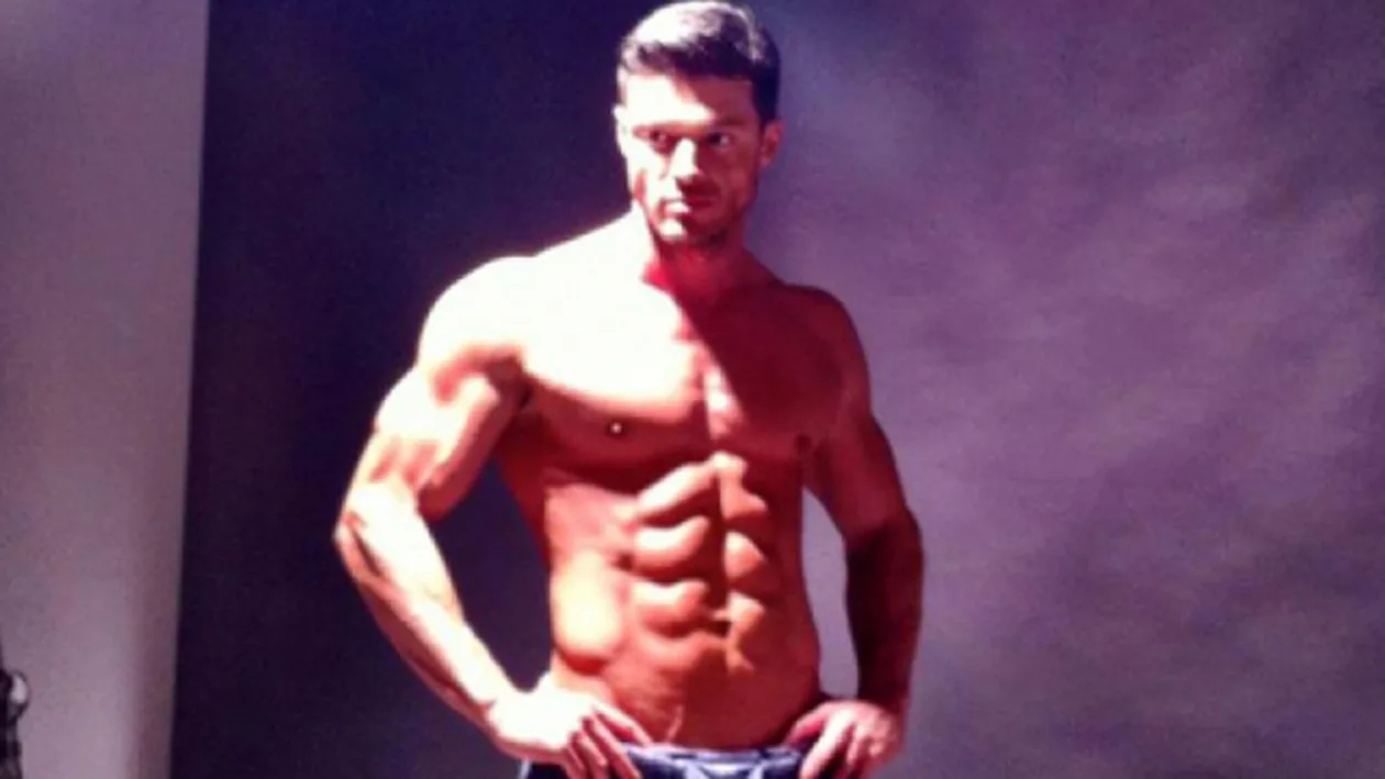 L-au dat vecinii de gol! Victor Slav a sarbatorit divortul de Bianca Dragusanu cu 6 FEMEI. Vezi ce au facut pana la 6 dimineata