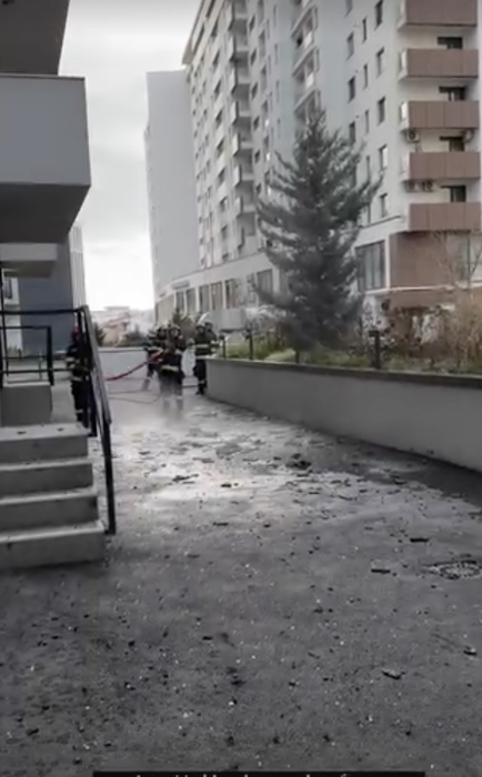 Clipe de coșmar pentru fosta dansatoare a Deliei. A izbucnit incendiul chiar în miezul zilei: ”Pompierii au ajuns în câteva minute”