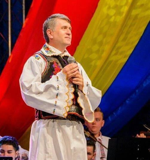 Cristian Pomohaci este acuzat de enoriaşi că ar fi făcut vrăji în biserică