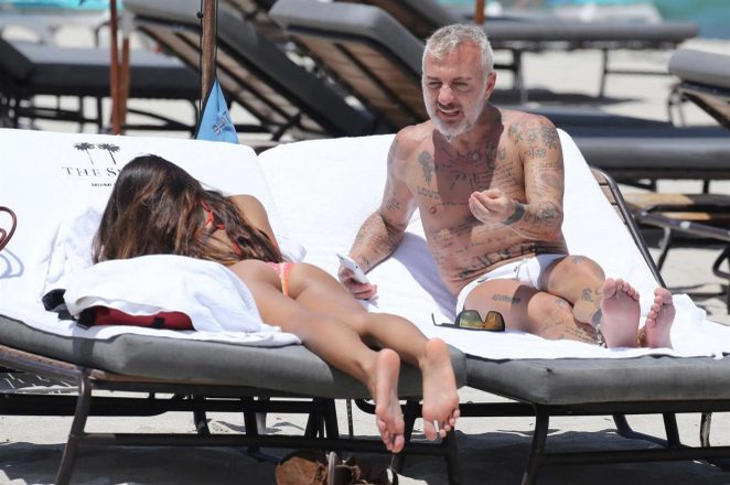 Milionarul italian Gianluca Vacchi s-a cuplat cu sosia fostei iubite. Ce cucerire!