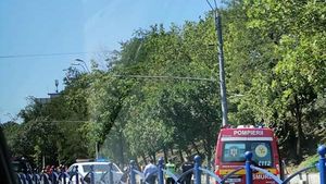 Sfârșit îngrozitor pentru un copil de zece ani din Capitală. A fost lovit din plin de un motocicletă. FOTO