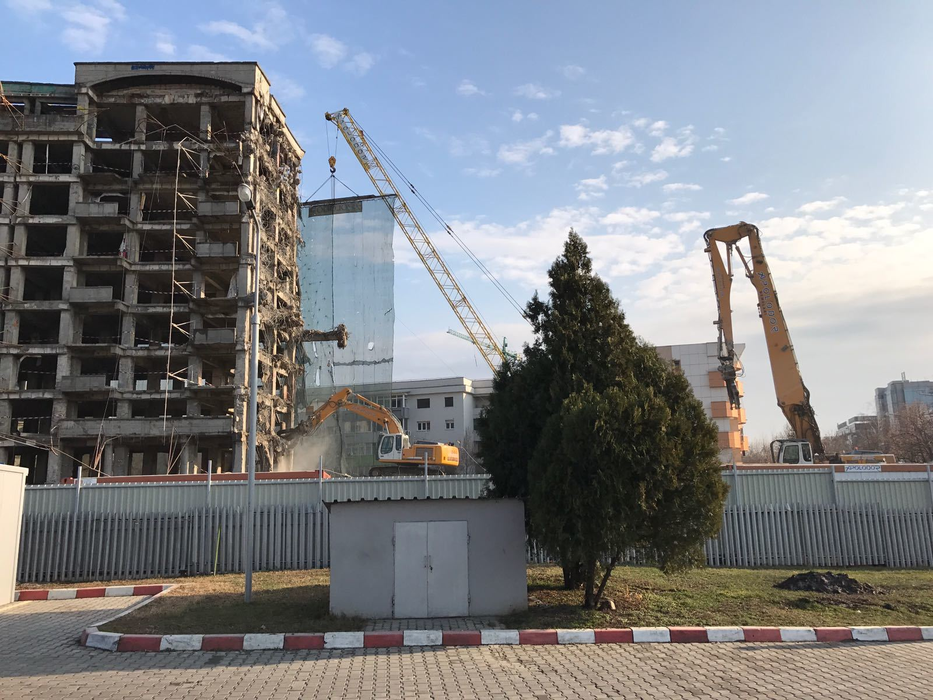 Construcţia a fost demolată în această după-amiază