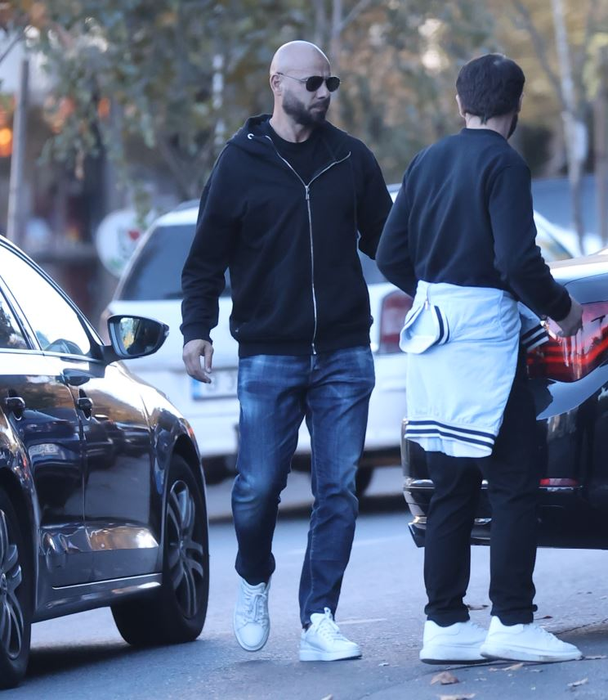 Giani Kiriță ajunge în zona Decebal (SURSA FOTO: CANCAN.RO)