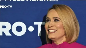 Andreea Esca a urcat în avion cu Papa Francisc, la Roma! Mesajul vedetei de la ProTV