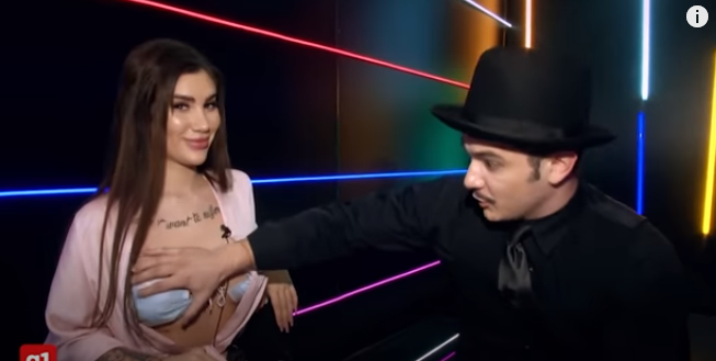 Ce nu s-a văzut la Tv. Vlad Drăgulin a atins-o în zonele intime pe Bia Khalifa, la iUmor VIDEO