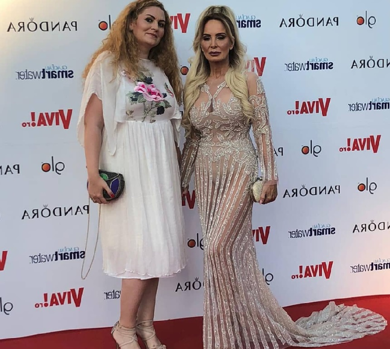 Bianca Drăgușanu, apariție mega-sexy la petrecerea VIVA! Cu cine a venit de mână