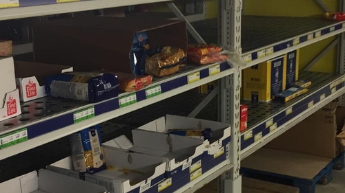 Românii au golit supermarketurile de frica coronavirusului! Imagini apocaliptice