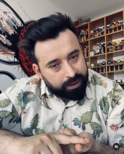 Tatăl lui Oase a pierdut lupta la viață după ce s-a infectat cu SARS-CoV-2. Fostul co-prezentator de la Asia Express este îngenuncheat de suferință