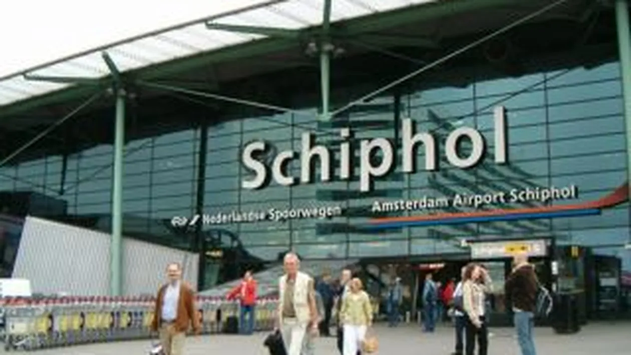 Aeroporturile din Amsterdam si Rotterdam au fost redeschise