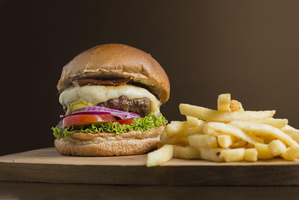Singurul restaurant McDonald’s din lume cu logo turcoaz. De ce locația a renunțat la galben