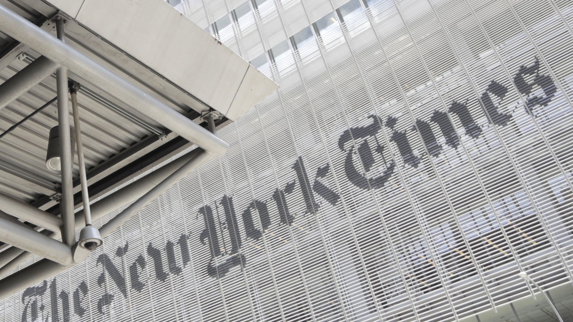 Ce scrie New York Times după ce România a depășit 50.000 de cazuri: "Președintele Klaus Iohannis a ordonat Stare de Urgență în martie și.."