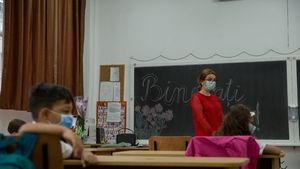 Peste 100.000 de cadre didactice s-au programat pe platforma de vaccinare. Preoții sunt cei mai puțini la înscriere