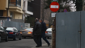 Afaceri la drum de seara: Berceanu negociaza pretul unui teren din cartierul bogatilor cu zambetul pe buze!