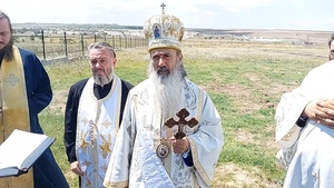 Val de reacții pe pagina Arhiepiscopiei Tomisului, după ce reprezentanții au transmis că „a ascultat Dumnezeu rugăciunile” să plouă: ”Lăudat să fie Busu!”