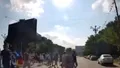 Şofer din Bucureşti, filmat cum vrea să le dea o lecţie pietonilor care trec pe roşu şi accelerează spre ei