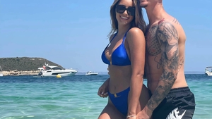 Iubita lui Dennis Man, fotbalistul aflat pe lista lui AC Milan, o adevărată bombă-sexy! Fotografii incendiare cu Alexandra Ionela, fostă Miss Arad în 2014| GALERIE FOTO
