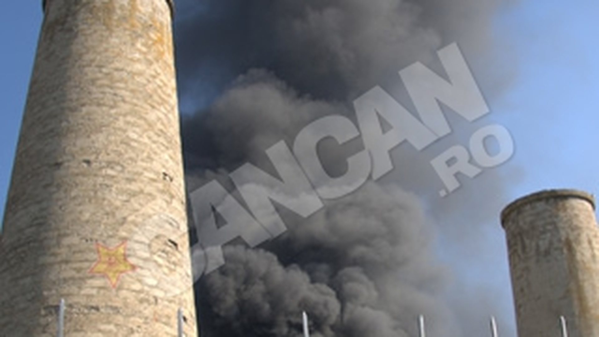 Incendiu intr-o hala dezafectata a unei fabrici din Rasnov