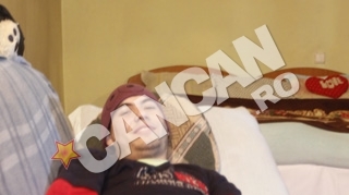 Cum a ajuns Bebe aproape ca un cadavru, din cauza drogurilor legale? A fost salvat de un pesionar din Rahova, care l-a hranit ca pe-un caine, dupa ce canalul in care locuia a luat foc.