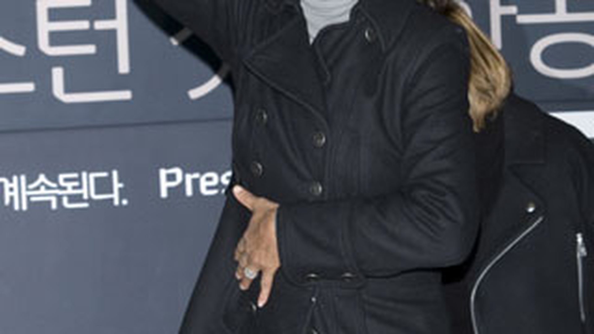 Whitney Houston refuza sa se interneze intr-un centru de reabilitare!