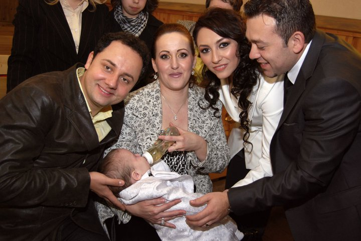 Fratele Andrei este cunoscut de o țară întreagă, însă surorile ei sunt scumpe la vedere! Cum arată Diana și Aura și cu ce se ocupă
