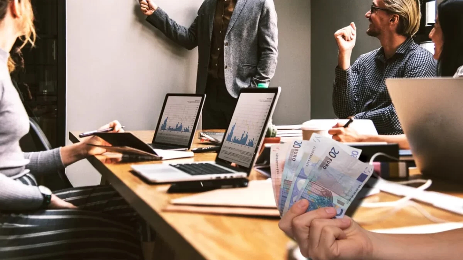 Meseria la mare căutare în România! Se câştigă până la 14.000 lei, dar e deficit de angajaţi