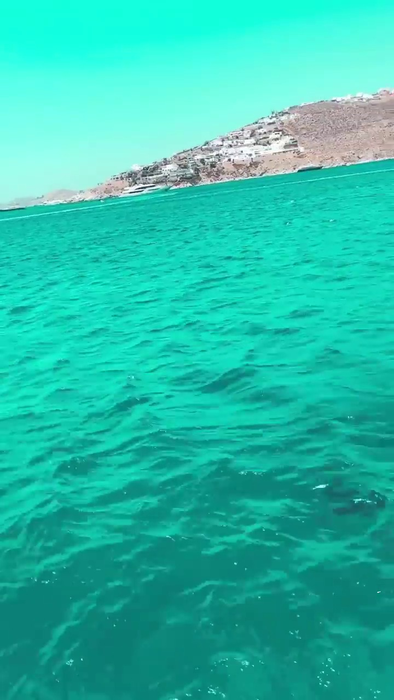 Alin Cocoș și Monica Orlanda au plecat într-o vacanță de vis, în Grecia, alături de prieteni (sursa foto Instagram)
