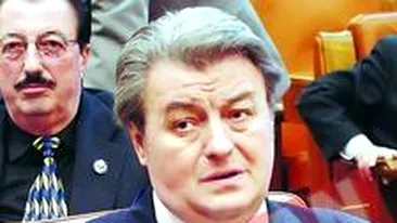 Vadim Tudor ameninta ca isi inchide propriul ziar