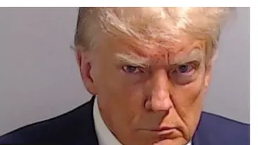 „Predarea” lui Donald Trump. UPDATE: prima oară în istoria Americii când un fost președinte e amprentat și fotografiat de autorități