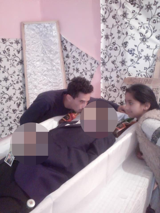 Live-ul de la priveghi care a îngrozit România! A umplut coșciugul cu bere si coniac, iar ce a urmat întrece orice imaginație! Atenție, imagini halucinante!