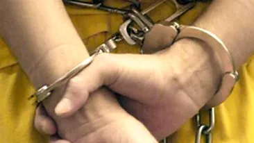 O tanara din Bucuresti a furat 7500 de euro de la un grup de muncitori din Grecia!