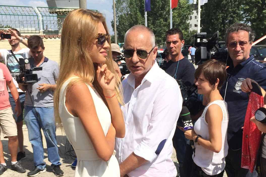 Laura Dincă a ajuns la poarta penitenciarului Rahova