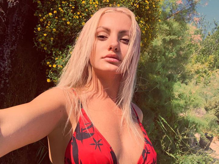 Alexandra Stan rupe tăcerea după ce s-a filmat goală pușcă: ”Îmi vine instinctul de nevastă!”