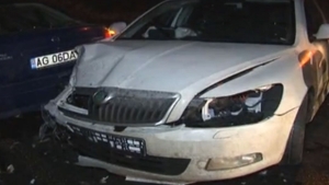 Accident în lanţ pe DN 65! Doi copii şi tatăl lor au fost răniţi