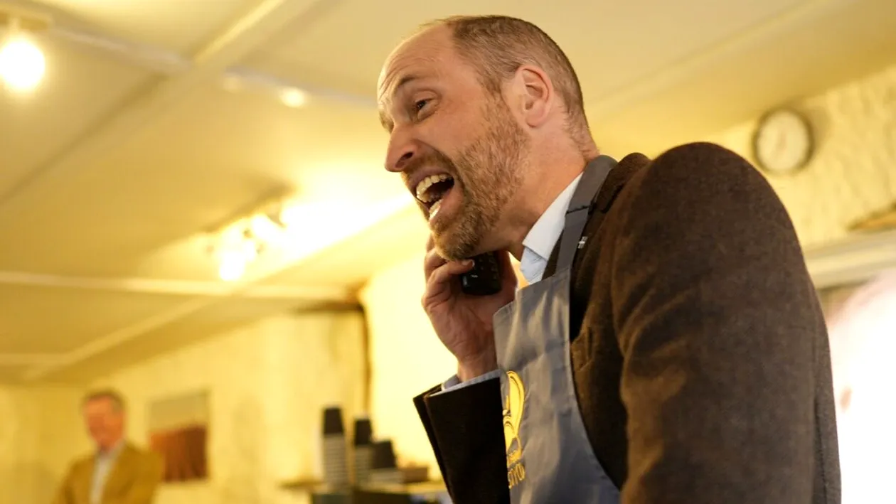 Gafă amuzantă a Prințului William în timpul unei vizite la o brutărie. Cum a numit-o, din greșeală, pe o clientă