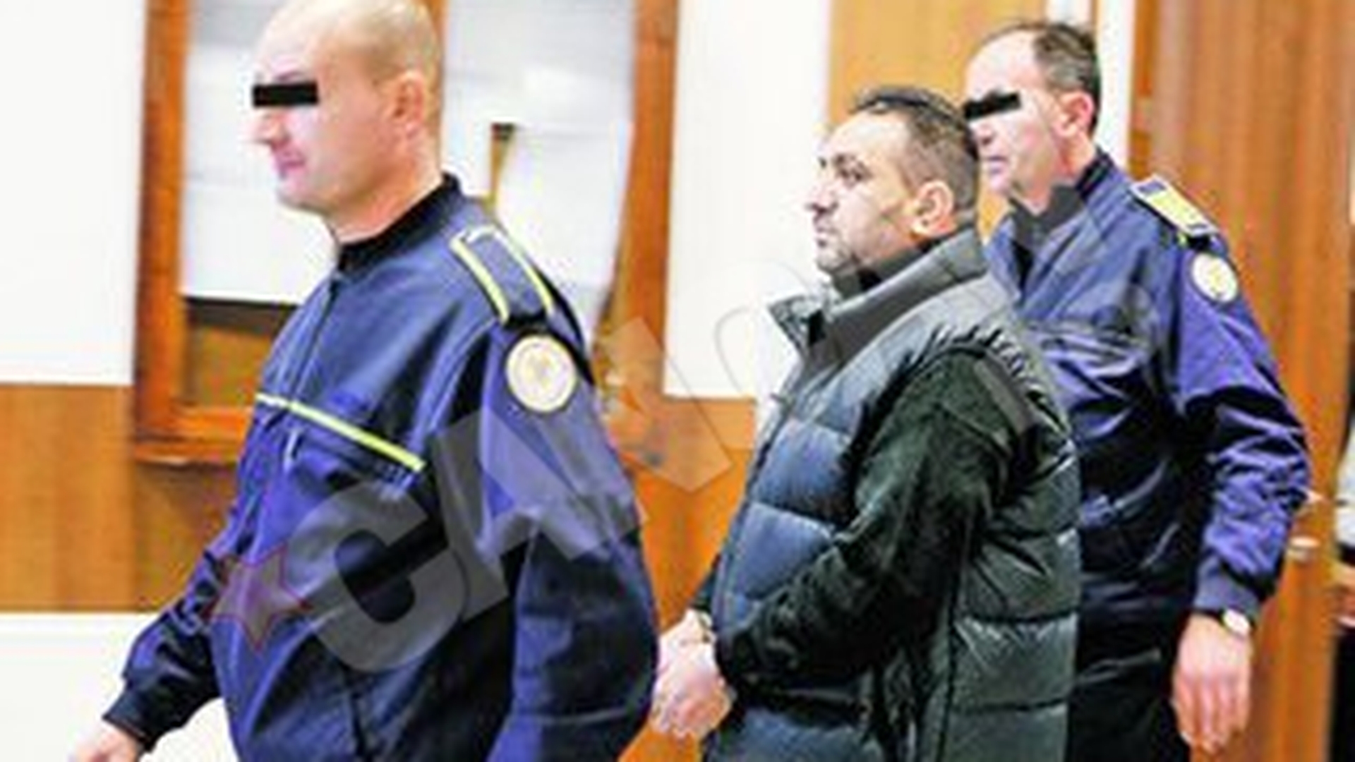 A incercat degeaba sa se dea schizofrenic. Bercea Mondial este sanatos tun
