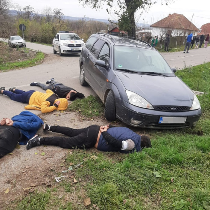Hoții au fost prinși după o urmărire ca în filme