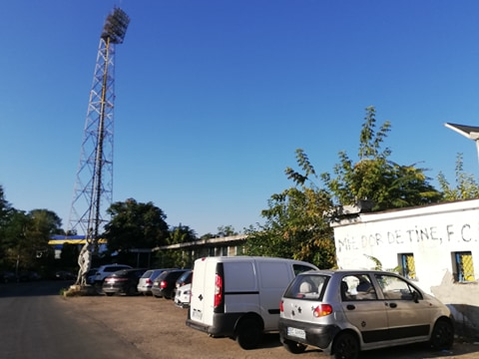 Intrarea pe stadionul Municipal este încuiată cu lacăt