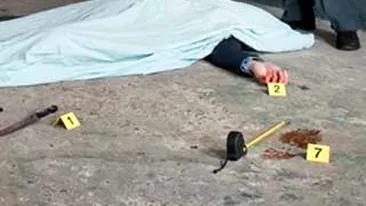 IMPOTRIVA DESTINULUI! A stat o saptamana langa cadavrul sotului ei!