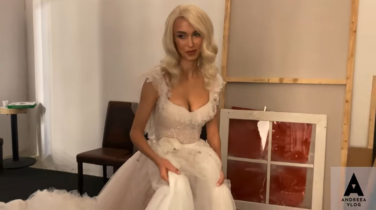 Andreea Bălan a dezvăluit motivul pentru care a purtat rochia de mireasă de la nunta cu George Burcea în clipul noului single: “A fost foarte greu…”