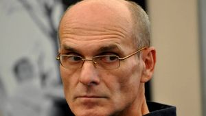 Cristian Tudor Popescu, mesaj acid pentru românii care au respectat ordonanțele militare: ”Sunteţi mulţi, dar sunteţi proşti, trebuia să fiţi şmecheri”