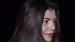VIDEO Monica Gabor a dus-o pe Irina la piscina seara! "De 8 Martie sper sa imi dea o felicitare confectionata de ea!"